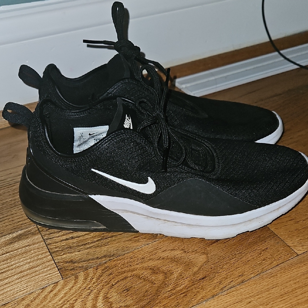 Nike Black and White Athletic Shoes